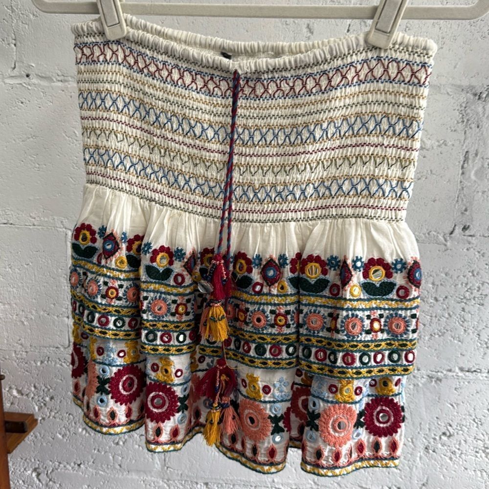 ZARA Skirt - Super Cute Embroidered- NWOT - Size Small